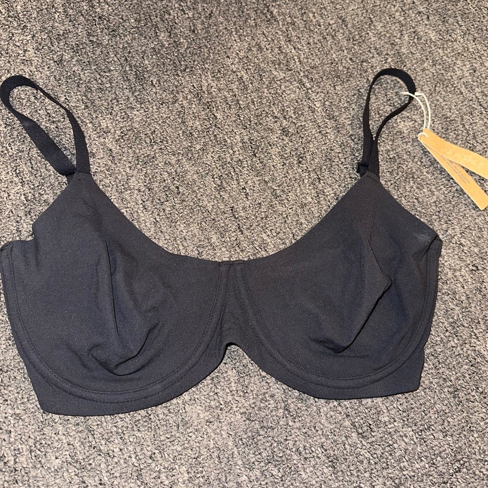 NWT SKIMS Fits Everybody Unlined Demi Bra Black